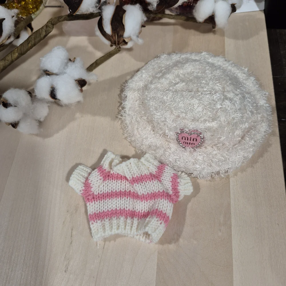 🩷🤍NEW🩷🤍 ADORABLE!! PINK AND CREAM LABUBU 2PC Set With Hat and Sweater ONLY